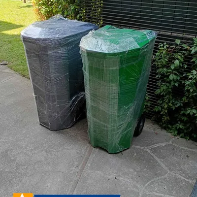 Contenedor Shell de 150 L, listo para salir. ♻️ Con tapa y ruedas para moverlo sin batallar, pensado