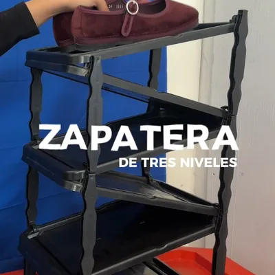 6 pares, un solo mueble, cero zapatos en el piso. 👟

Zapatera organizadora de 3